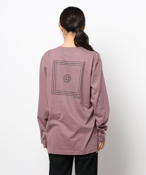 ADIRA（アディラ）の「ユニセックススカーフガラL/T（Tシャツ/カットソー・レディース・スミクロ/エンジ・LARGE）」の3枚目の写真