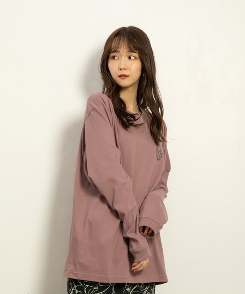 ADIRA（アディラ）の「ユニセックススカーフガラL/T（Tシャツ/カットソー・レディース・スミクロ/エンジ・LARGE）」の6枚目の写真