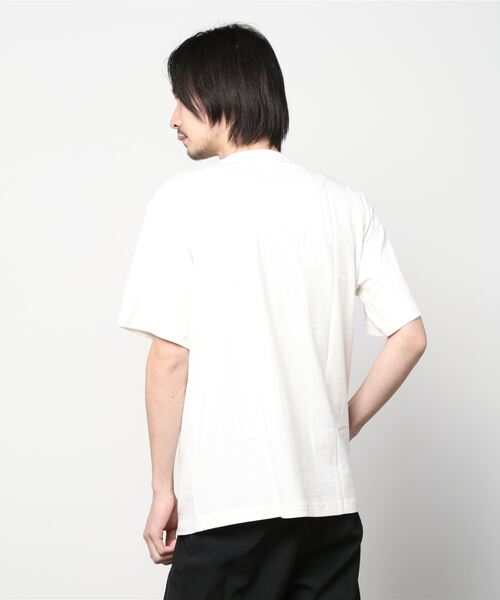 Reebok(リーボック)の「クラシックス CYN グラフィック Tシャツ / Classics CNY Graphics T-Shirt /(Tシャツ/カットソー・メンズ・レッド/アイボリー・LARGE/X-LARGE/SMALL/MEDIUM/XX-LARGE/XXX-LARGE/X-SMALL)」の13枚目の写真