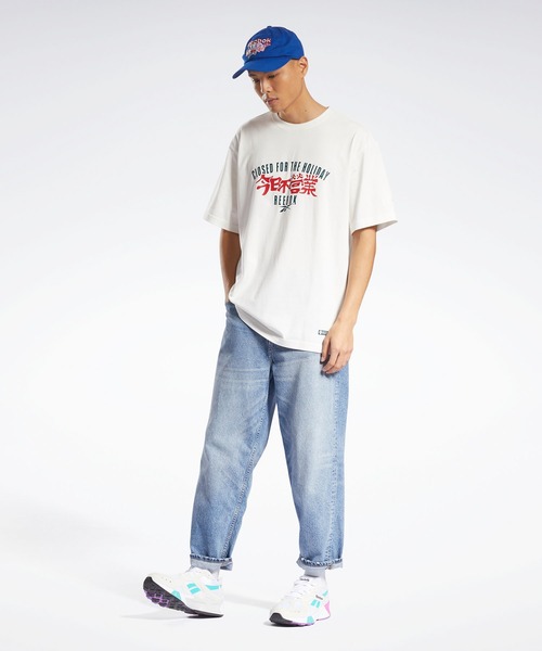 Reebok(リーボック)の「クラシックス CYN グラフィック Tシャツ / Classics CNY Graphics T-Shirt /(Tシャツ/カットソー・メンズ・レッド/アイボリー・LARGE/X-LARGE/SMALL/MEDIUM/XX-LARGE/XXX-LARGE/X-SMALL)」の4枚目の写真