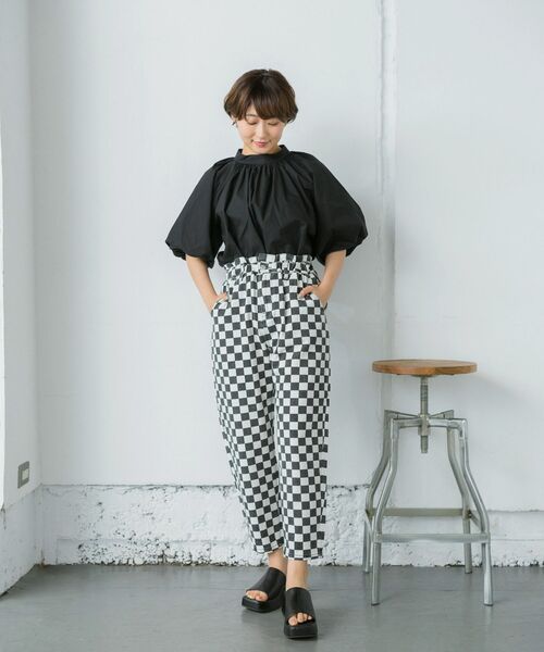 RETRO GIRL(レトロガール)の「ゆるデニムパンツ(デニムパンツ・レディース・アイボリー/ブラック/ケミカルウォッシュ/ピンク/ブラック系その他・FREE)」の6枚目の写真