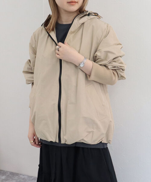 fredy emue(フレディエミュ)の「T/Cウェザー袖リブZIPパーカー(マウンテンパーカー・レディース・ブラック/ベージュ/ラベンダー・38)」の1枚目の写真