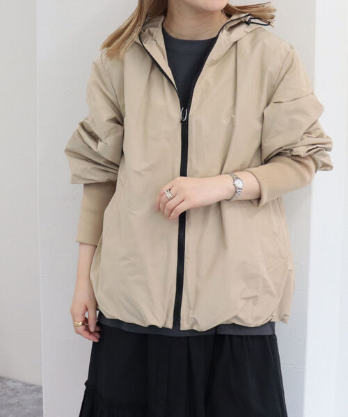 fredy emue(フレディエミュ)の「T/Cウェザー袖リブZIPパーカー(マウンテンパーカー・レディース・ブラック/ベージュ/ラベンダー・38)」の5枚目の写真