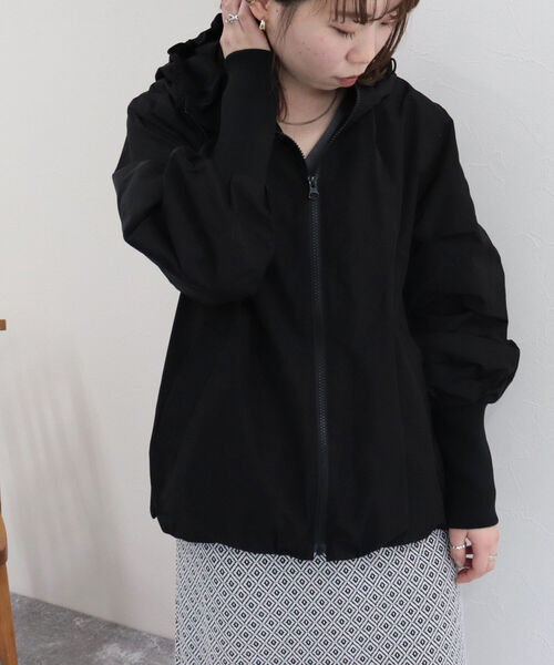 fredy emue(フレディエミュ)の「T/Cウェザー袖リブZIPパーカー(マウンテンパーカー・レディース・ブラック/ベージュ/ラベンダー・38)」の9枚目の写真