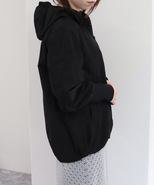 fredy emue(フレディエミュ)の「T/Cウェザー袖リブZIPパーカー(マウンテンパーカー・レディース・ブラック/ベージュ/ラベンダー・38)」の10枚目の写真