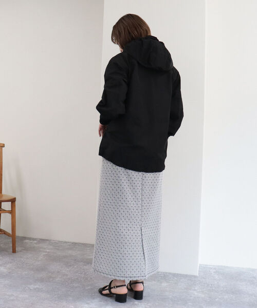 fredy emue(フレディエミュ)の「T/Cウェザー袖リブZIPパーカー(マウンテンパーカー・レディース・ブラック/ベージュ/ラベンダー・38)」の14枚目の写真