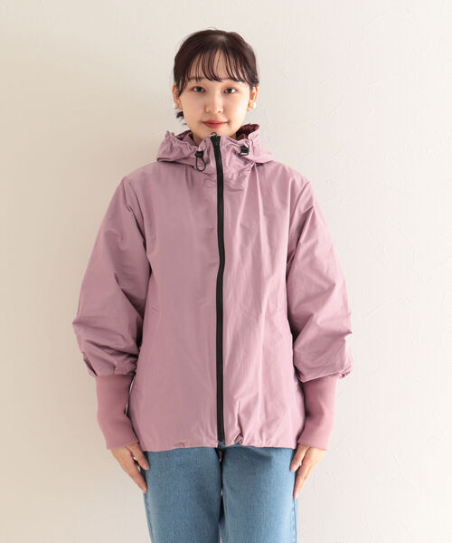 fredy emue(フレディエミュ)の「T/Cウェザー袖リブZIPパーカー(マウンテンパーカー・レディース・ブラック/ベージュ/ラベンダー・38)」の21枚目の写真