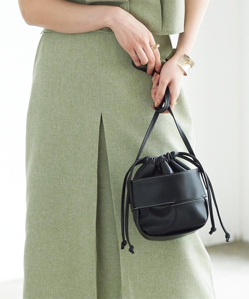 titivate（ティティベイト）の「ﾌｪｲｸﾚｻﾞｰ巾着ﾊﾞｯｸﾞ（ハンドバッグ・レディース・ブルー/イエロー/ブラック・FREE）」の9枚目の写真