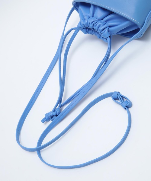 titivate（ティティベイト）の「ﾌｪｲｸﾚｻﾞｰ巾着ﾊﾞｯｸﾞ（ハンドバッグ・レディース・ブルー/イエロー/ブラック・FREE）」の18枚目の写真