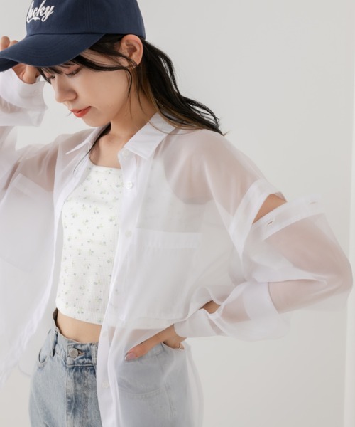 OLIVE des OLIVE（オリーブデオリーブ）の「肩開きシャツ（シャツ/ブラウス・レディース・オフホワイト/サックスブルー/グレイッシュベージュ/ホワイト/ベージュ/ブラック/オレンジ・FREE）」の2枚目の写真