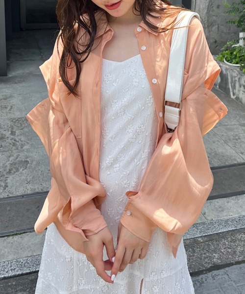 OLIVE des OLIVE（オリーブデオリーブ）の「肩開きシャツ（シャツ/ブラウス・レディース・オフホワイト/サックスブルー/グレイッシュベージュ/ホワイト/ベージュ/ブラック/オレンジ・FREE）」の7枚目の写真