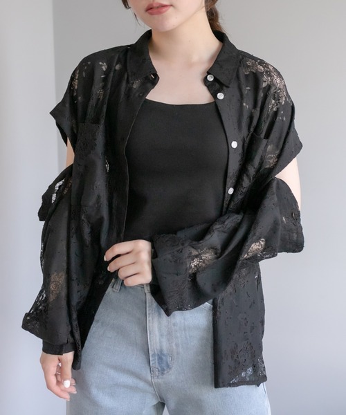 OLIVE des OLIVE（オリーブデオリーブ）の「肩開きシャツ（シャツ/ブラウス・レディース・オフホワイト/サックスブルー/グレイッシュベージュ/ホワイト/ベージュ/ブラック/オレンジ・FREE）」の3枚目の写真