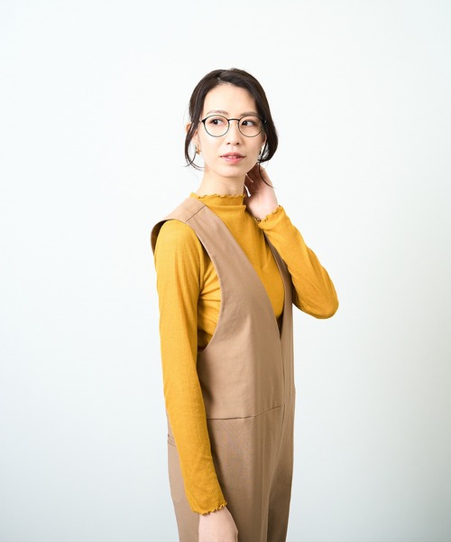 HERENCIA(ヘレンチア)の「Vネック テーパード P/C/Lサロペット(サロペット/オーバーオール・レディース・ベージュ/ブラック・MEDIUM)」の12枚目の写真