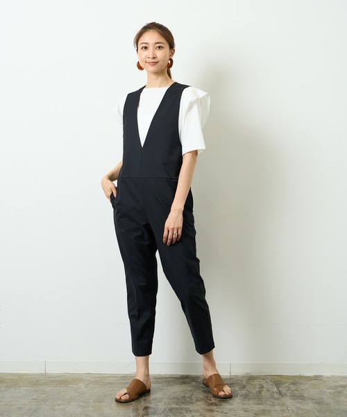 HERENCIA(ヘレンチア)の「Vネック テーパード P/C/Lサロペット(サロペット/オーバーオール・レディース・ベージュ/ブラック・MEDIUM)」の3枚目の写真