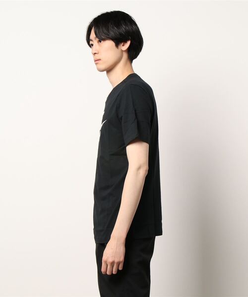 NIKE(ナイキ)の「《NIKEアパレル》フューチュラ アイコン S/S Tシャツ(Tシャツ/カットソー・メンズ・ブラック/ホワイト/ホワイト×ブラック/レッド/ダークネイビー/ロイヤルブルー/ライトブルー/グレー系その他・M/XL/S/L/XS/2XL)」の9枚目の写真