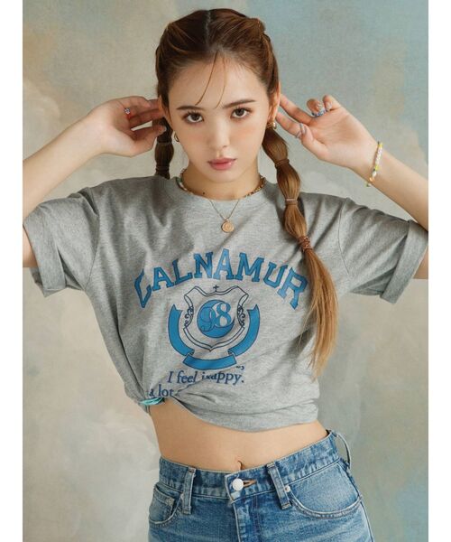 CALNAMUR(カルナムール)の「カレッジ風ロゴTシャツ(Tシャツ/カットソー・レディース・ブラック/グレー/グリーン・MEDIUM/LARGE)」の4枚目の写真