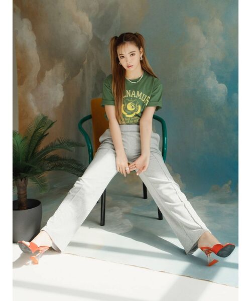 CALNAMUR(カルナムール)の「カレッジ風ロゴTシャツ(Tシャツ/カットソー・レディース・ブラック/グレー/グリーン・MEDIUM/LARGE)」の8枚目の写真