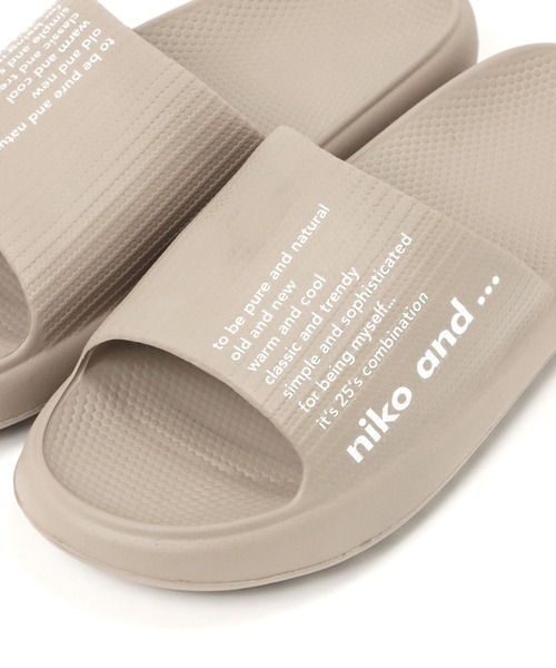 niko and...（ニコアンド）の「オリジナルニコロゴシャワーサンダル（サンダル・レディース・ホワイト/グレー/ブラック・MEDIUM/LARGE）」の17枚目の写真