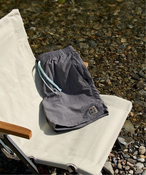 NIKE（ナイキ）の「【NIKE SWIM / ナイキ】販路限定 ソリッドアイコン ボレーショーツ（その他パンツ・メンズ・ブラック/カーキ/パープル/グレー/グリーン系その他/オレンジ/ブルー/ネイビー/ベージュ/グリーン・X-LARGE/MEDIUM/SMALL/LARGE/X-SMALL）」の3枚目の写真