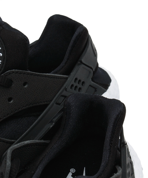 NIKE（ナイキ）の「ウィメンズ ナイキ エアハラチ ブラック NIKE WMNS