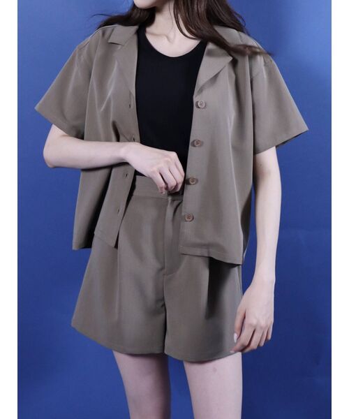 EVRIS（エヴリス）の「タックショートパンツ【セットアップ着用可能】（その他パンツ・レディース・ブラック/ベージュ/ネイビー・SMALL/MEDIUM）」の6枚目の写真