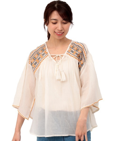 チチカカ（チチカカ）の「ヨーク刺繍ラウンドプルオーバー（シャツ/ブラウス・レディース・ピンク/イエロー/ブルー/グリーン・FREE）」の5枚目の写真