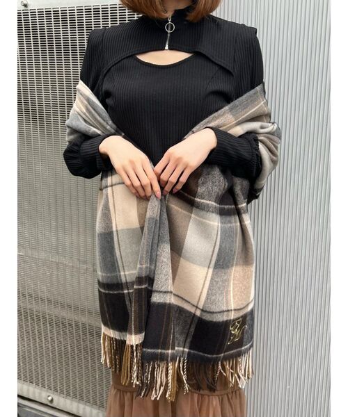 EATME（イートミー）の「E/Mロゴチェックストール（ストール/ショール・レディース・ブラウン/ブラック・FREE）」の7枚目の写真
