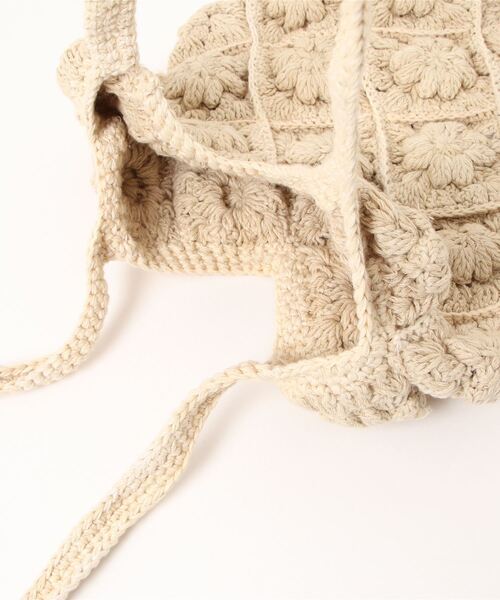 flower（フラワー）の「フラワフルクロシェバッグ（ショルダーバッグ・レディース・アイボリー・FREE）」の4枚目の写真