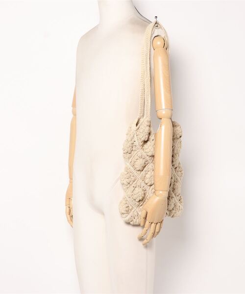 flower（フラワー）の「フラワフルクロシェバッグ（ショルダーバッグ・レディース・アイボリー・FREE）」の3枚目の写真