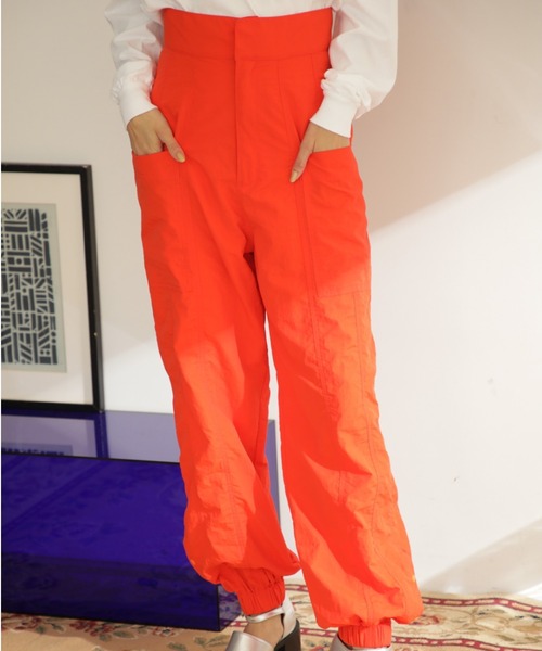 CREOLME(クレオルム)の「(CREOLME)ナイロントラックパンツ(その他パンツ・レディース・レッド/グリーン/ホワイト系その他・SMALL/MEDIUM)」の18枚目の写真