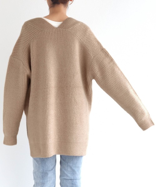 andme(アンドミー)の「片畦Vネックニットトップス(ニット/セーター・レディース・ブラック/ベージュ/グレー/オフホワイト/ピンク/オレンジ/ライム/グレイッシュベージュ/ブルー/ブラウン・M)」の13枚目の写真