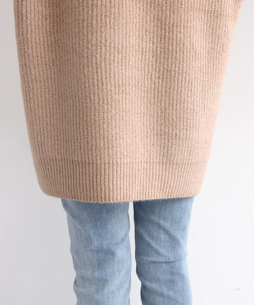 andme(アンドミー)の「片畦Vネックニットトップス(ニット/セーター・レディース・ブラック/ベージュ/グレー/オフホワイト/ピンク/オレンジ/ライム/グレイッシュベージュ/ブルー/ブラウン・M)」の15枚目の写真