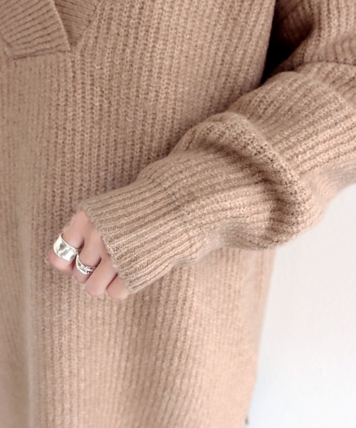 andme(アンドミー)の「片畦Vネックニットトップス(ニット/セーター・レディース・ブラック/ベージュ/グレー/オフホワイト/ピンク/オレンジ/ライム/グレイッシュベージュ/ブルー/ブラウン・M)」の17枚目の写真