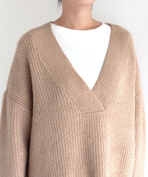 andme(アンドミー)の「片畦Vネックニットトップス(ニット/セーター・レディース・ブラック/ベージュ/グレー/オフホワイト/ピンク/オレンジ/ライム/グレイッシュベージュ/ブルー/ブラウン・M)」の20枚目の写真