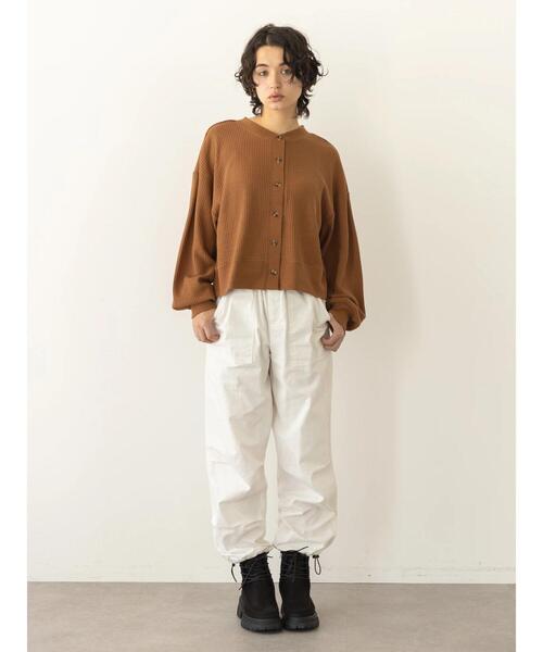 koe(コエ)の「ビッグワッフル袖ボリュームカーディガン(カーディガン/ボレロ・レディース・キャメル/グリーン/ナチュラル/チャコールグレー・FREE)」の21枚目の写真