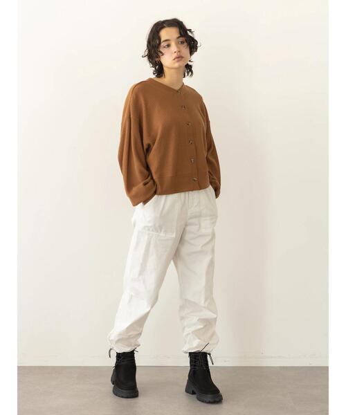 koe(コエ)の「ビッグワッフル袖ボリュームカーディガン(カーディガン/ボレロ・レディース・キャメル/グリーン/ナチュラル/チャコールグレー・FREE)」の22枚目の写真