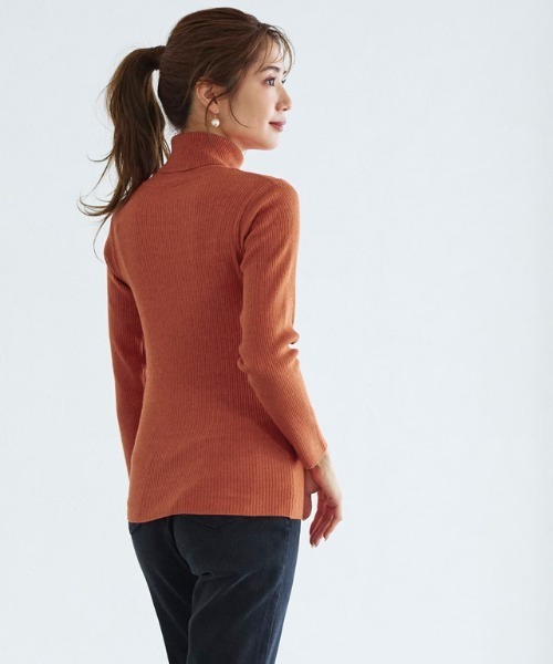 Pierrot（ピエロ）の「リブタートルネックニット（ニット/セーター・レディース・グレー系その他/ベージュ系その他/オフホワイト/ブラック/ライトブルー/ピンク系その他/オレンジ系その他/キャメル/杢グレー/グリーン・M/L）」の19枚目の写真