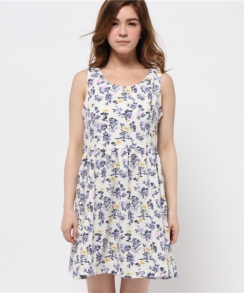 one after another NICE CLAUP（ワンアフターアナザーナイスクラップ）の「【ナイスクラップ】スウィートフラワープリントワンピース（ワンピース・レディース・アイボリー/ミント/ネイビー・FREE）」の4枚目の写真