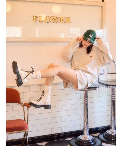 EVRIS（エヴリス）の「インソールワークブーツ（ブーツ・レディース・ブラック/ホワイト・SMALL/MEDIUM/LARGE）」の3枚目の写真