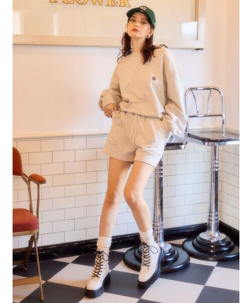 EVRIS（エヴリス）の「インソールワークブーツ（ブーツ・レディース・ブラック/ホワイト・SMALL/MEDIUM/LARGE）」の4枚目の写真