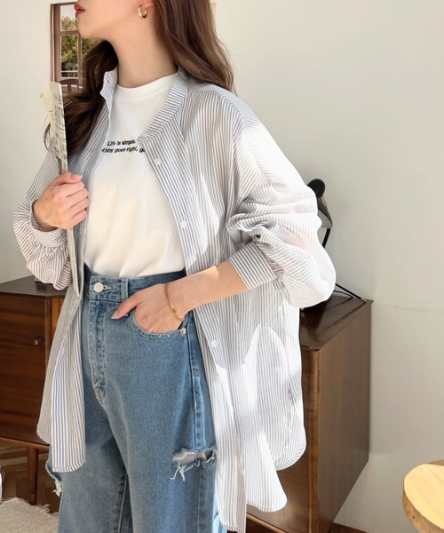 moment+（モーメントプラス）の「シアーストライプバンドカラーボリュームスリーブシャツ（シャツ/ブラウス・レディース・ブラック/ピンク/グリーン/ネイビー・M）」の2枚目の写真