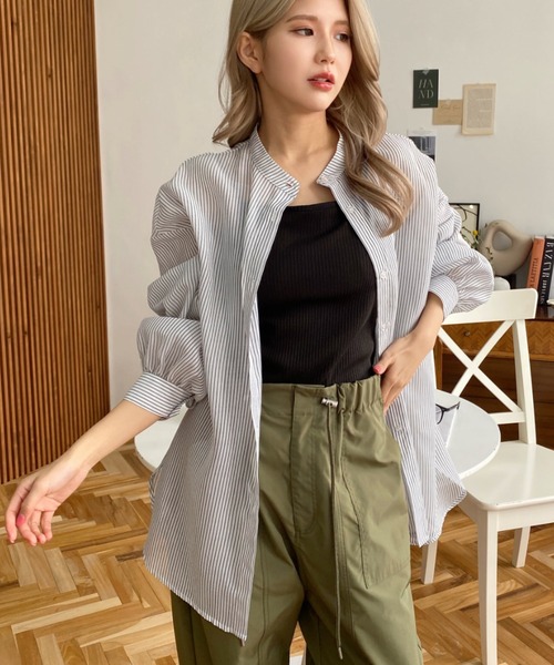 moment+（モーメントプラス）の「シアーストライプバンドカラーボリュームスリーブシャツ（シャツ/ブラウス・レディース・ブラック/ピンク/グリーン/ネイビー・M）」の10枚目の写真