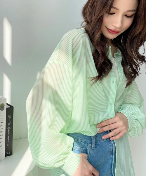 moment+（モーメントプラス）の「シアーストライプバンドカラーボリュームスリーブシャツ（シャツ/ブラウス・レディース・ブラック/ピンク/グリーン/ネイビー・M）」の21枚目の写真