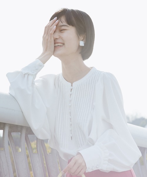 haco!（ハコ）の「好きをとめないくるみボタンブラウス（シャツ