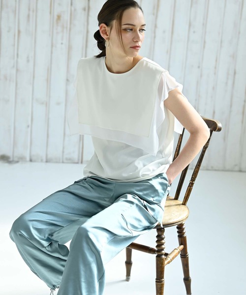 Anside(アンサイド)の「ケープレイヤードブラウス(シャツ/ブラウス・レディース・ベージュ/ブラック/オフホワイト・M)」の5枚目の写真