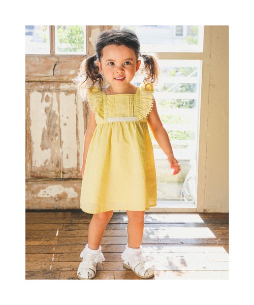 BeBe(ベベ)の「BeBe/コットンシャンブレー袖フリルワンピースベビー(80~90cm)(ワンピース・キッズ・イエロー/ピンク・80/90)」の5枚目の写真