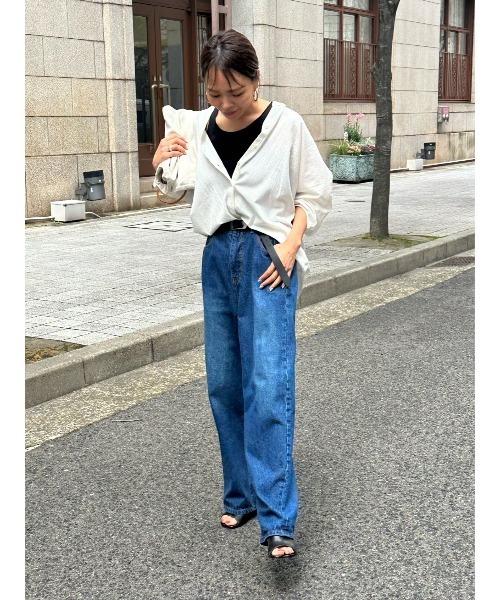 ulu（ウル）の「Denim wide pants (zozo限定カラー）（デニムパンツ・レディース・ブルー・FREE）」の4枚目の写真