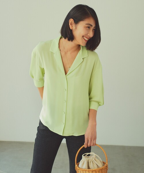 OPAQUE.CLIP（オペークドットクリップ）の「◆【大草直子さんコラボ】オープンカラーブラウス セットアップ対応（シャツ/ブラウス・レディース・ネイビー/ダークオレンジ/ブラック系/黄緑系・38/40/36）」の6枚目の写真