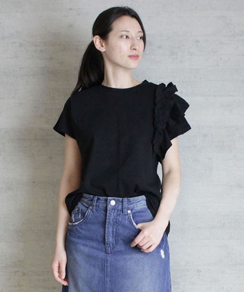 atONE(アットワン)の「atONE 片袖フリル デザインカットソー 半袖(Tシャツ/カットソー・レディース・ピンクベージュ/ブラック/ホワイト・4L~5L/M-L/LL~3L)」の13枚目の写真