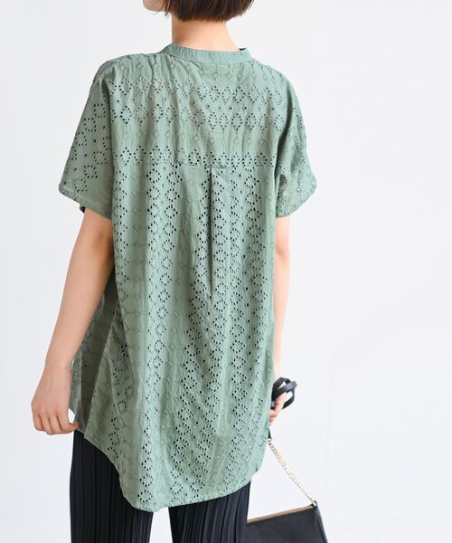 rps(アールピーエス)の「刺繍ブラウス(シャツ/ブラウス・レディース・グレイッシュベージュ/ブラック/オフホワイト/ライトカーキ・フリー)」の11枚目の写真